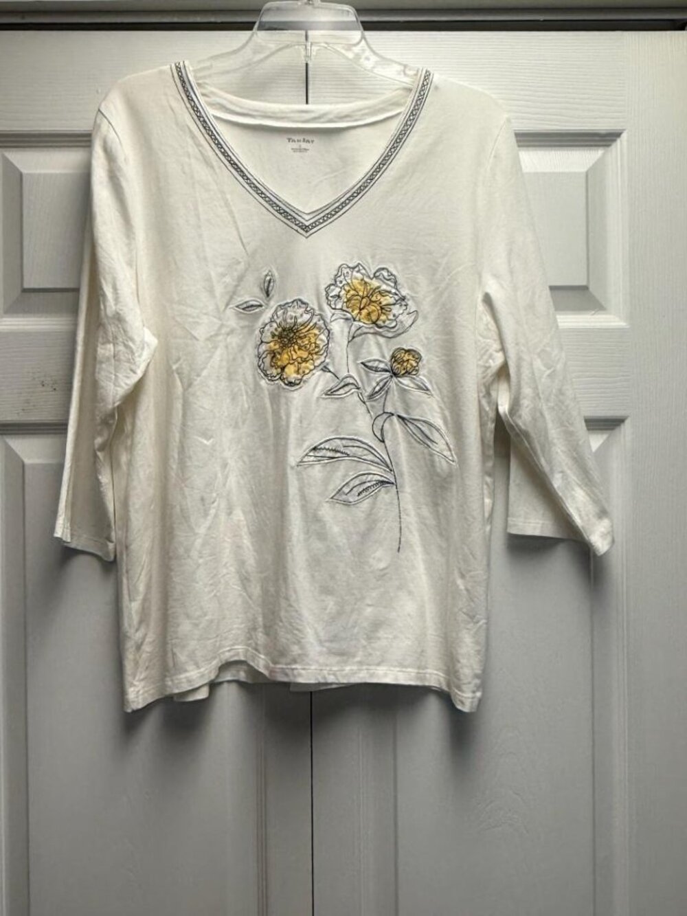 VTG - TanJay Embroidered V-Neck Top - Sz L